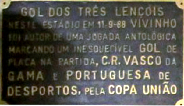 Placa do gol dos tr&ecirc;s len&ccedil;&oacute;is